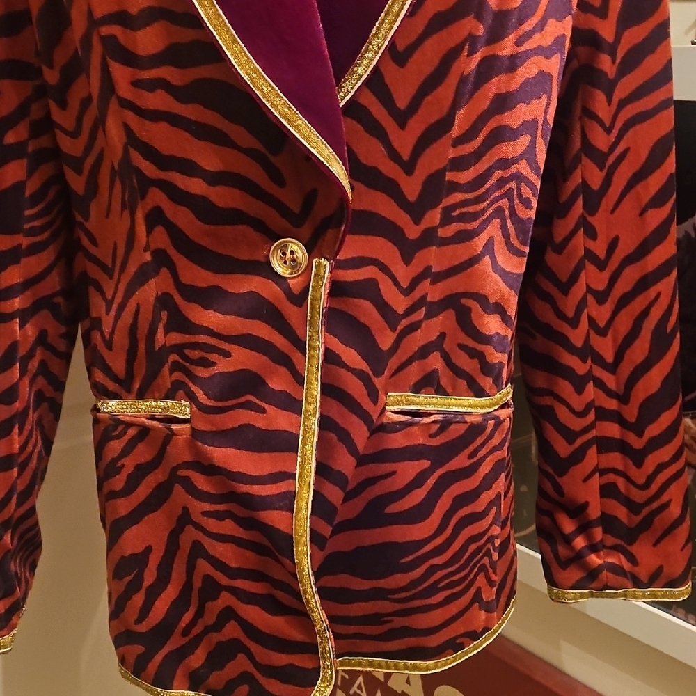 Stylish Women's Velvet Red and Orange Tiger Print Blazer with Gold Accents - Picture 3 of 7